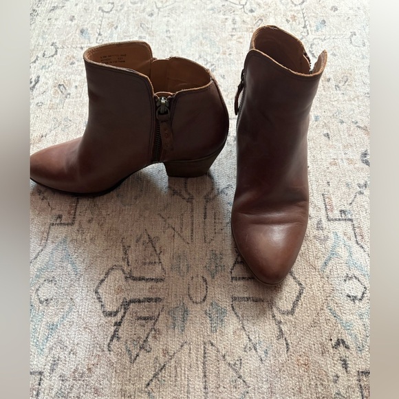 Frye Judy Zipper Leather Ankle Boots - Picture 1 of 5